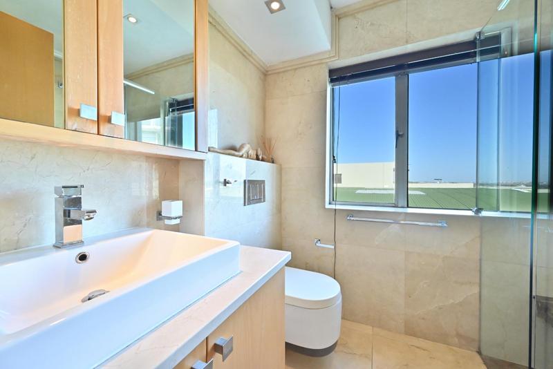 To Let 3 Bedroom Property for Rent in Dolphin Beach Western Cape